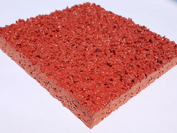 透气型塑胶跑道如何施工铺设？塑胶跑道积水的原因